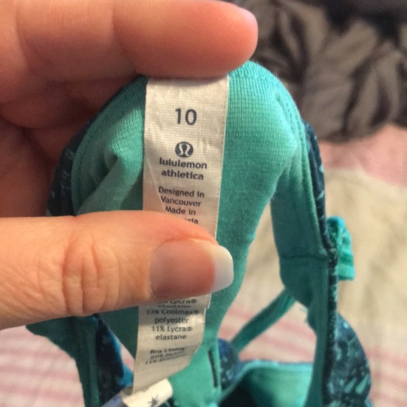 Lululemon top EUC - Picture 6 of 7